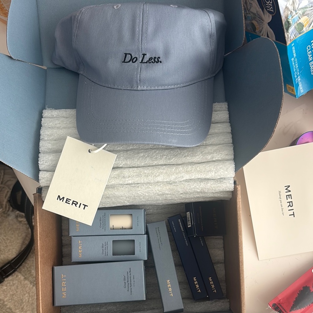 NEW IN BOX MERIT MAKEUP BUNDLE!